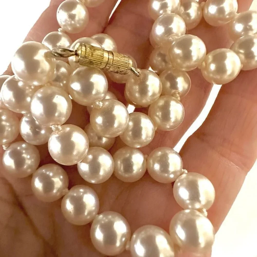 Faux pearl single strand necklace